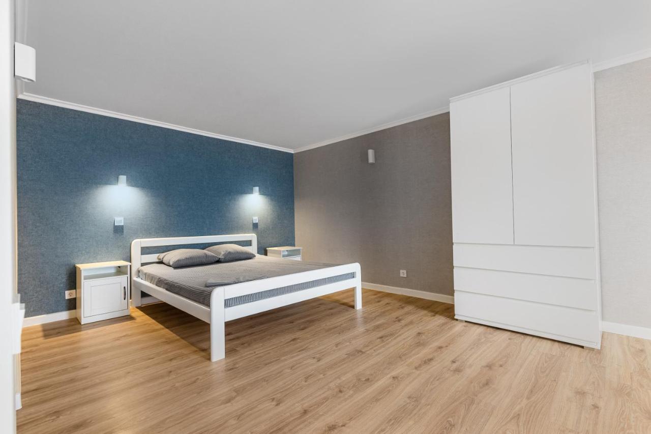 18 Deribasivska Street Jacuzzi Apartment Odesa Exterior foto