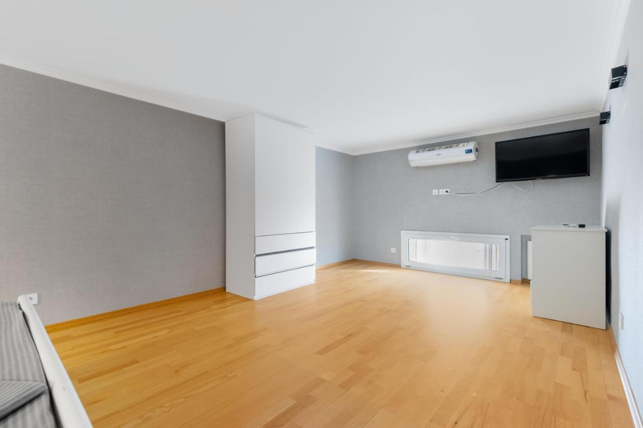 18 Deribasivska Street Jacuzzi Apartment Odesa Exterior foto