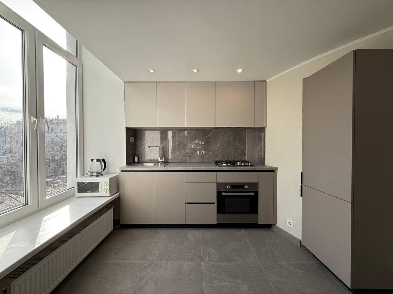 18 Deribasivska Street Jacuzzi Apartment Odesa Exterior foto